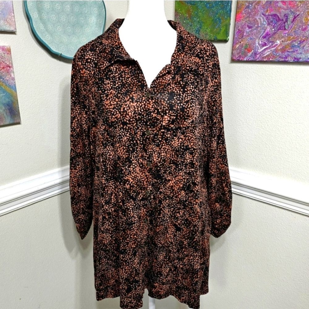 NWOT! Orange & Black Button Up High-Low Top